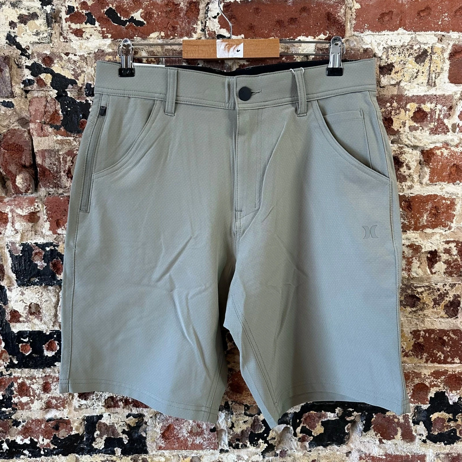 NWT Hurley Men's 30 Shorts - All Day Hybrid Quick Dry 4 Way Stretch Gray NWT