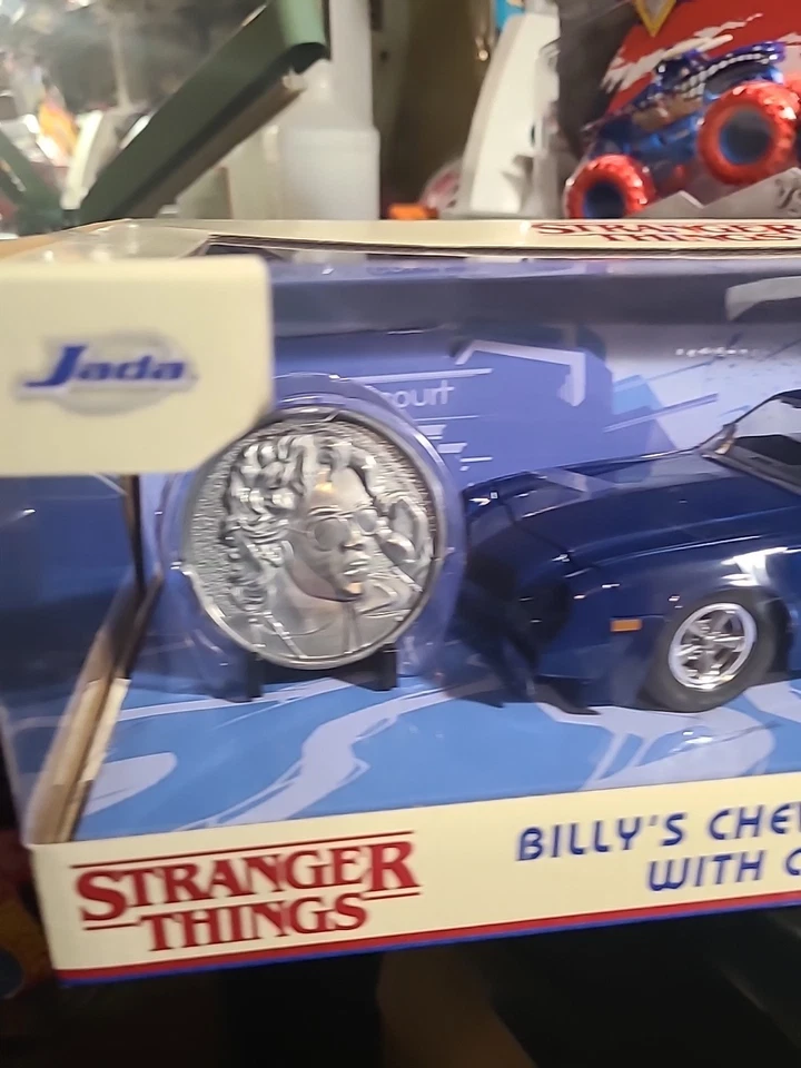 Jada Hollywood Rides Stranger Things Billy's Chevy Camaro Z28 con moneda 1:24 Diecas Foto 3 de 4