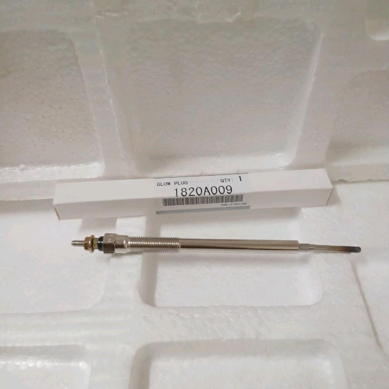 Genuine 4X Mitsubishi Pajero Montero L200 Triton Glow Plug Spark Plug 1820A009