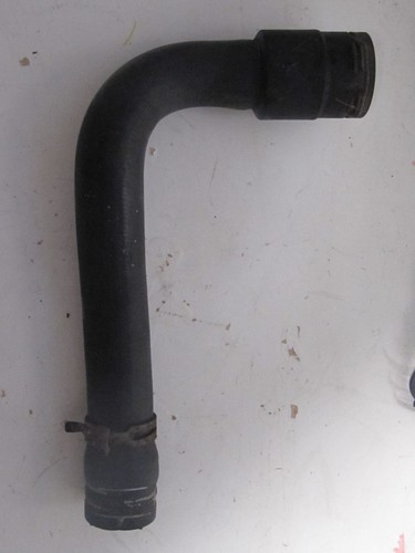 Kühlwasserschlauch Kühlerschlauch VW Passat 3B Audi A4 B5   8D0121101K