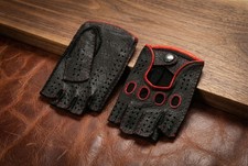 Women's peccary fingerless leather gloves black red