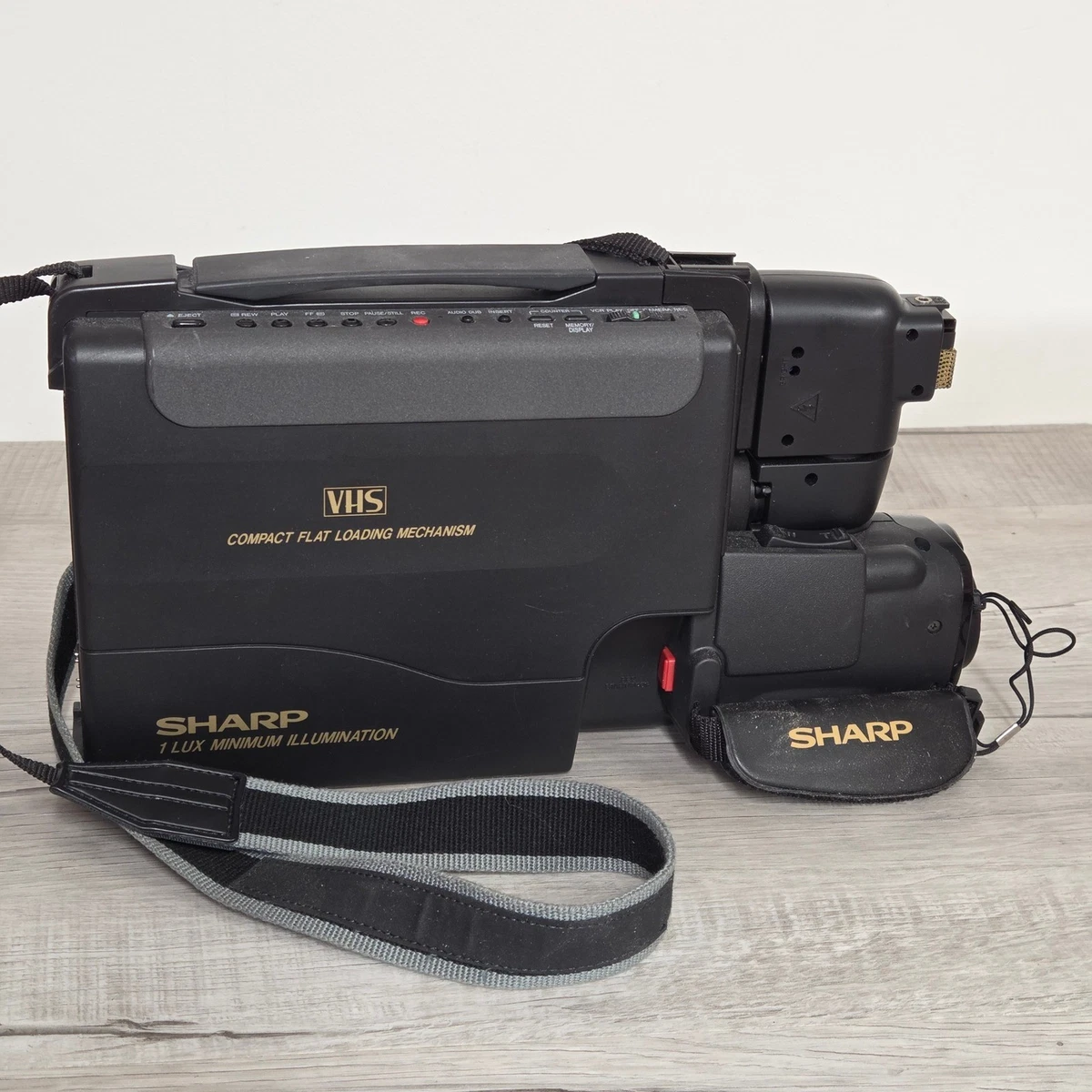 Preços baixos em Câmeras de Vídeo VHS Sharp Preto | eBay