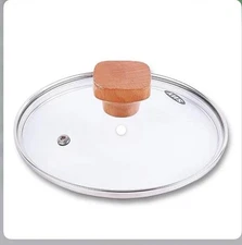 Universal lid made of tempered glass by SIIY with a square wooden handle, 7 in