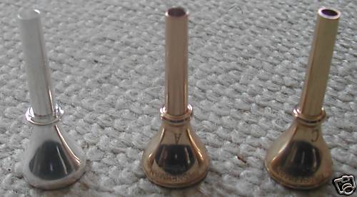 Embouchure de trompe de chasse neuve modéle standard en laiton doré