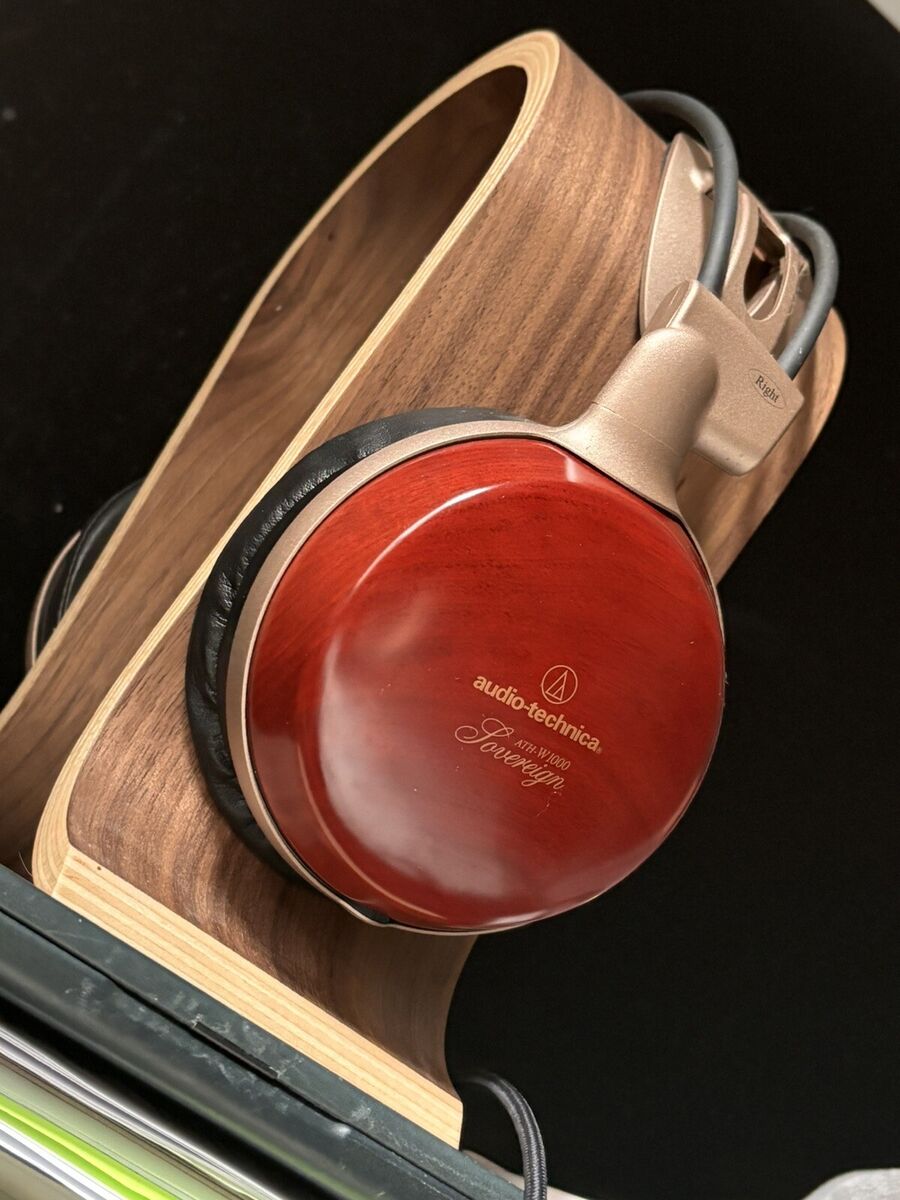 Audio Technica ATH-W1000 in box immaculate condition wooden Audio Technica ATH-W1000 in box immaculate condition wooden