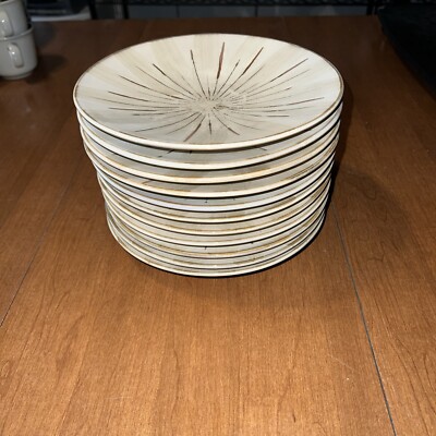 Pier 1 Sanctuary Salad Lunch plates 12 One Plate Has 2 Chips Pictured