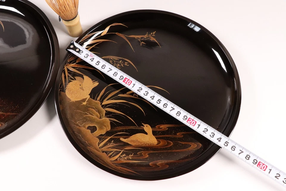 Par de placas de laca japonesa de 9,76 pulgadas de oro que fluyen agua y aves era Meiji siglo XIX Foto 3 de 4