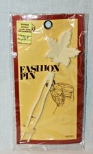 NEW IN PACKAGE VINTAGE 1978 GOODY FASHION PIN BEIGE