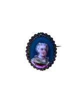Victorian Georgian-revival porcelain portrait brooch from the 1870s
