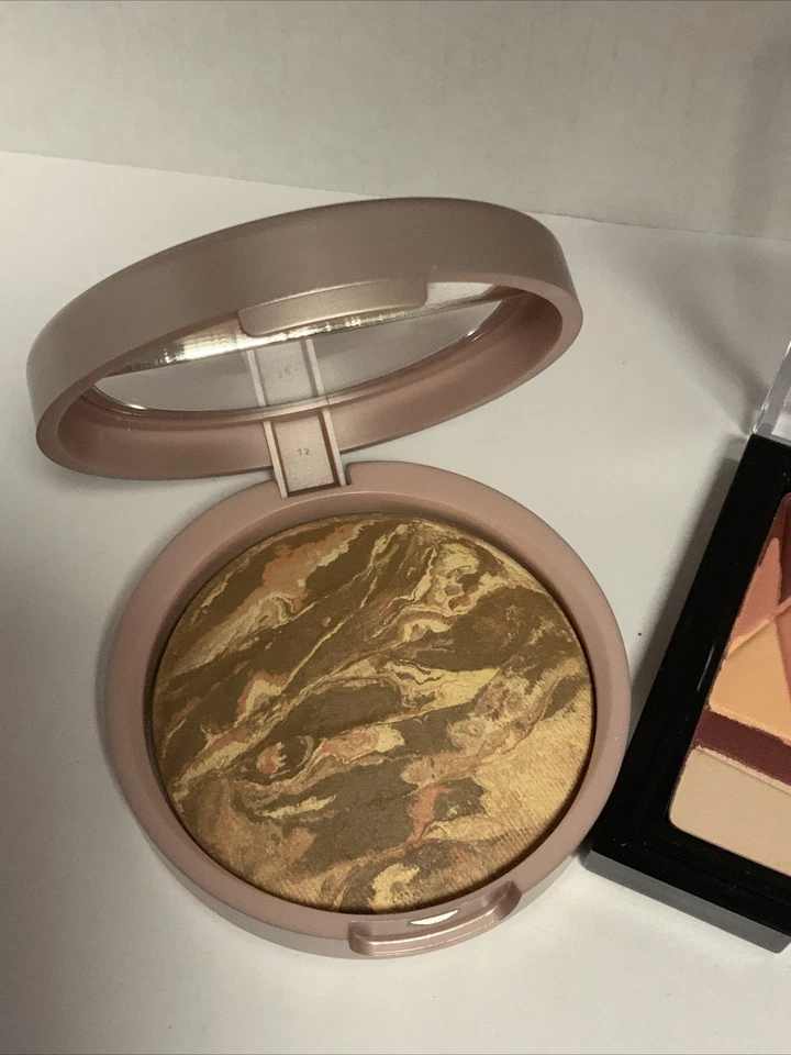 Laura Geller Balance N Brighten Powder Foundation Shade Deep 9g & Artistry Blush - Image 3 of 4