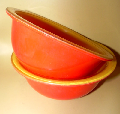 VTG Pyrex Clear Bottom Mixing Bowls Red/Orange #322/1Liter.Set of 2