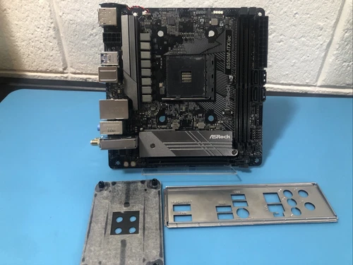 Asrock B550M-ITX/ac AMD B550 Socket AM4 mini ITX