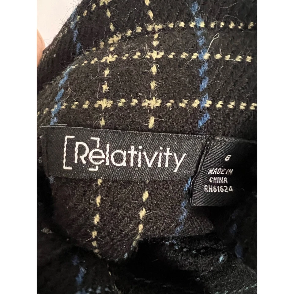 Blazer Relativity Feminino Tamanho 6 Cropped Preto e Azul Xadrez Mangas Belle Laço - Imagem 2 de 4