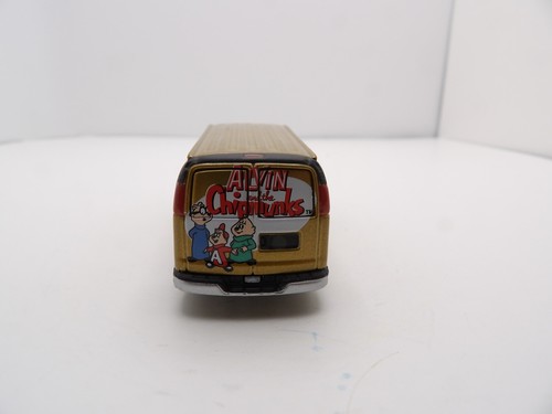 ALVIN AND THE CHIPMUNKS GMC VAN 2000 JOHNNY LIGHTNING TRUE GRIT 1:64 - Picture 4 of 5