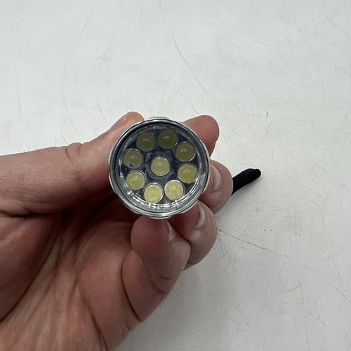 HARLEY DAVIDSON LED MINI FLASHLIGHT + BATTERIES - NEW - Picture 7 of 16