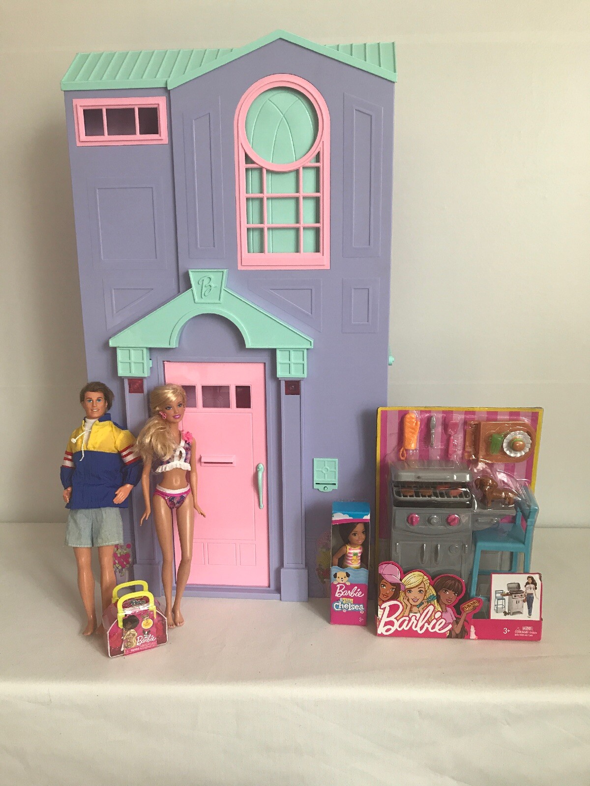 Barbie 2002 Townhouse W Bonus Accessories Barbie 2002 Townhouse W Bonus Accessories