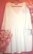 WOMEN PLUS SIZE V NECK BELL SLEEVES WHITE MIDI DRESS ( SIZE UK18 )
