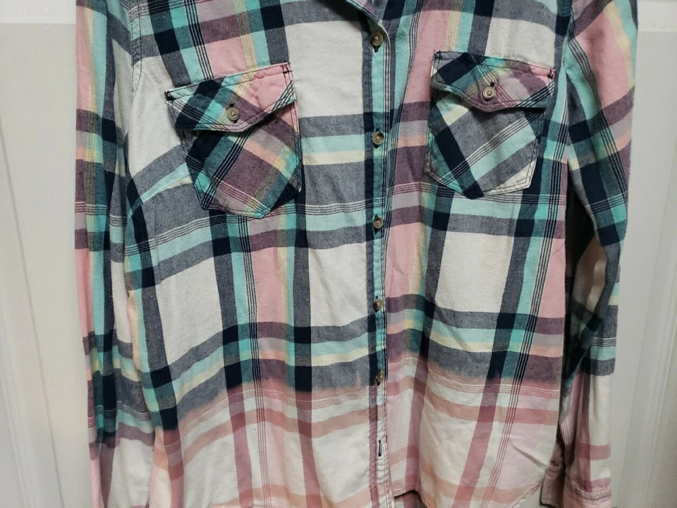 Camisa de franela blanqueada Sonoma para mujer talla L sumergida a mano azul blanco rosa turquesa Foto 4 de 4