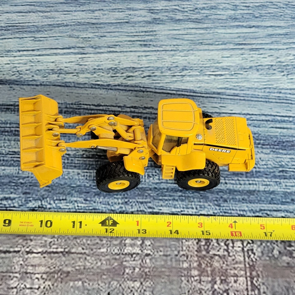 Cargador de ruedas John Deere 744H diecast Ertl de colección escala 1/50 1998 Toy Farm amarillo Foto 2 de 4