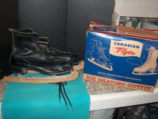 CANADIAN FLYER " VINTAGE SCHLITTSCHUHE LEDER MIT HOLZ EISGURTEN IN OVP M11