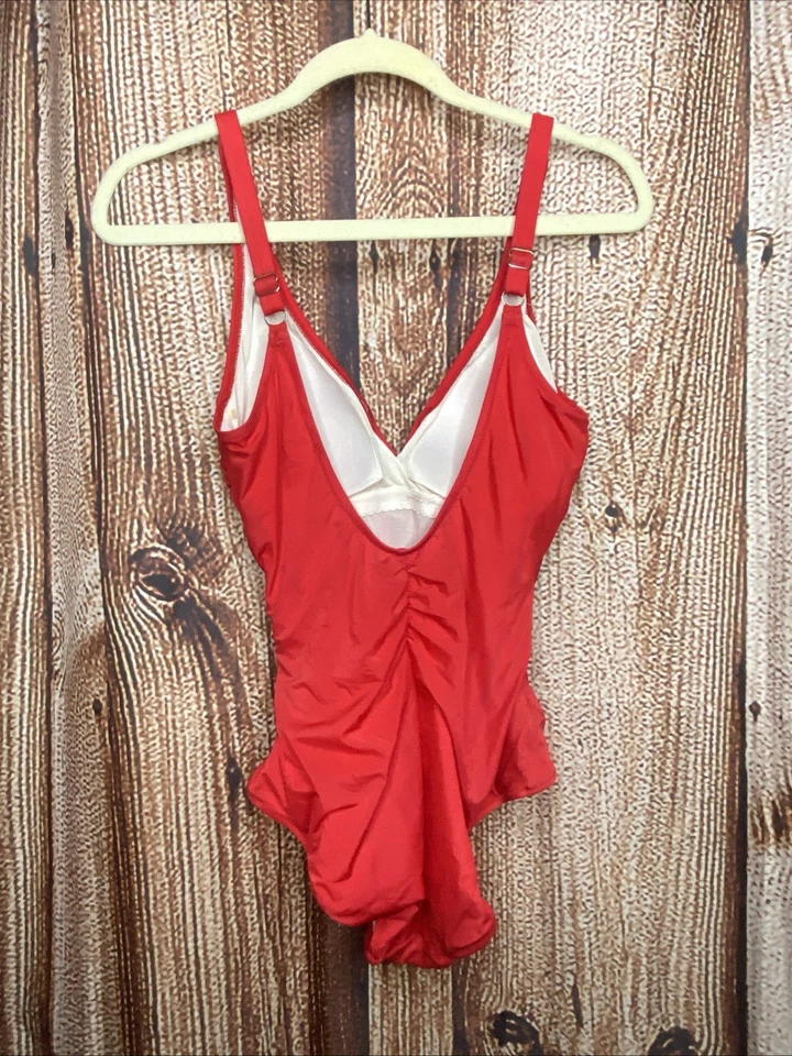Traje de baño Gottex para mujer rojo acanalado de una pieza talla 10 herrajes dorados Foto 4 de 4