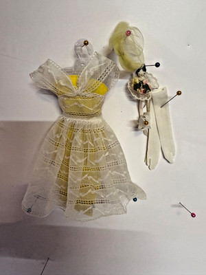Vintage Barbie 1964 Bubblecut side part #987 Orange Blossom