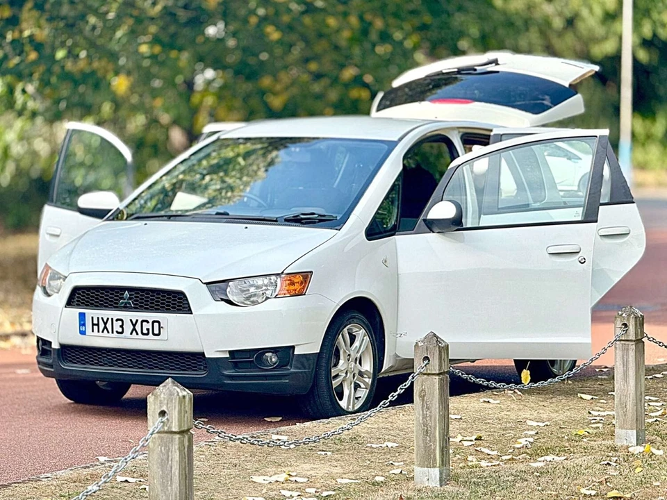 2013 Mitsubishi Colt 1.3 CZ2 5dr HATCHBACK PETROL Manual - Image 3 of 4