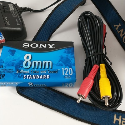 Sony Handycam CCD-TRV12 Video8 Video Camera 8mm Camcorder Bundle
