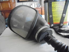 MSA GAS MASK & GAS CANISTER PAIR, CANISTER SEALED  MASK SZ M, MINT!