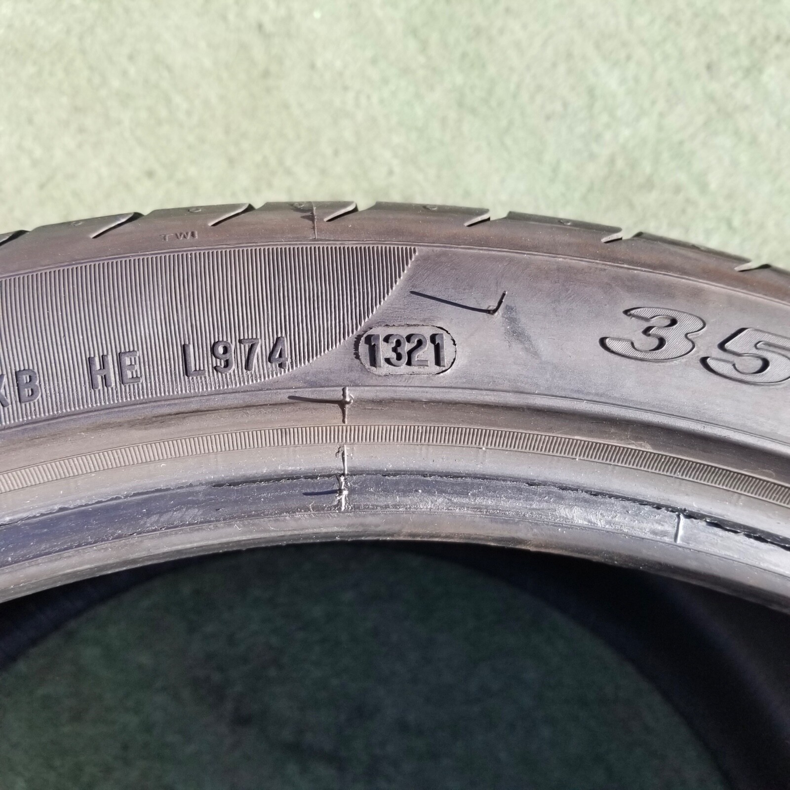 355/25R21 Pirelli P Zero Tire 355/25ZR-21 L Lamborghini Aventador 6/32 70% Tread