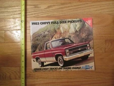 1983 Chevy Full size truck pickup auto Dealer showroom Sales Brochure catalog A