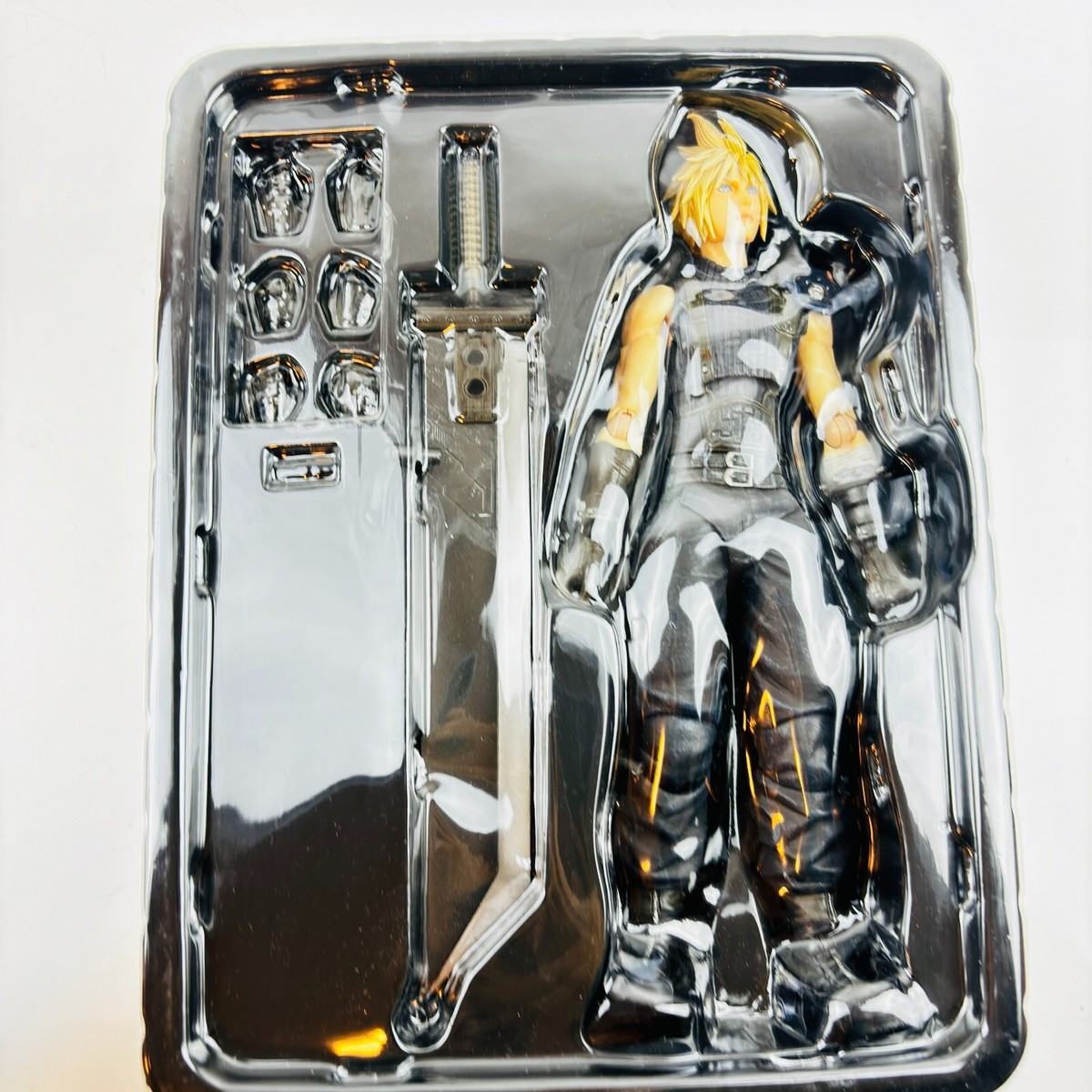 PLAY ARTS Kai FINAL FANTASY VII REMAKE Cloud Strife Version No.1 W