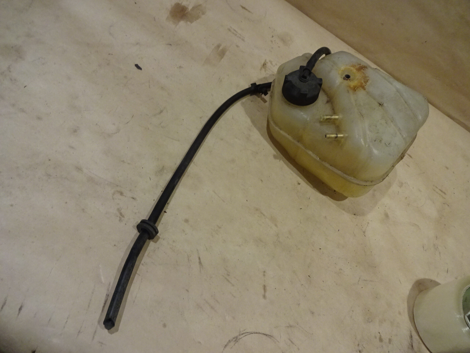 Ferrari California  Expansion Tank P/N 225992