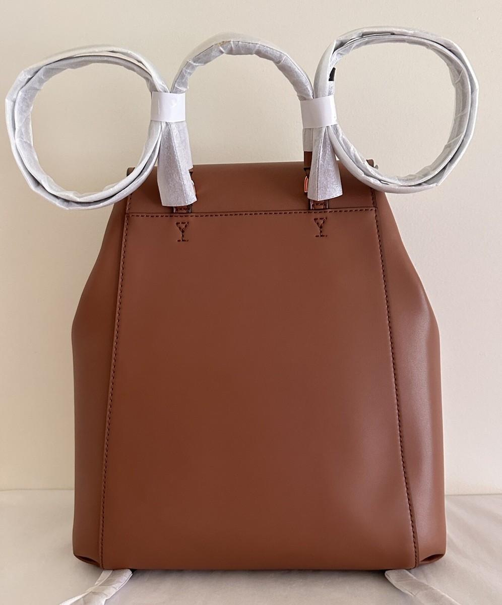 Michael Kors PHOEBE Medium Flap
Drawstring Backpack MK Vanilla Michael Kors Phoebe Medium FLAP Drawstring Vanilla MK Travel  main image 4