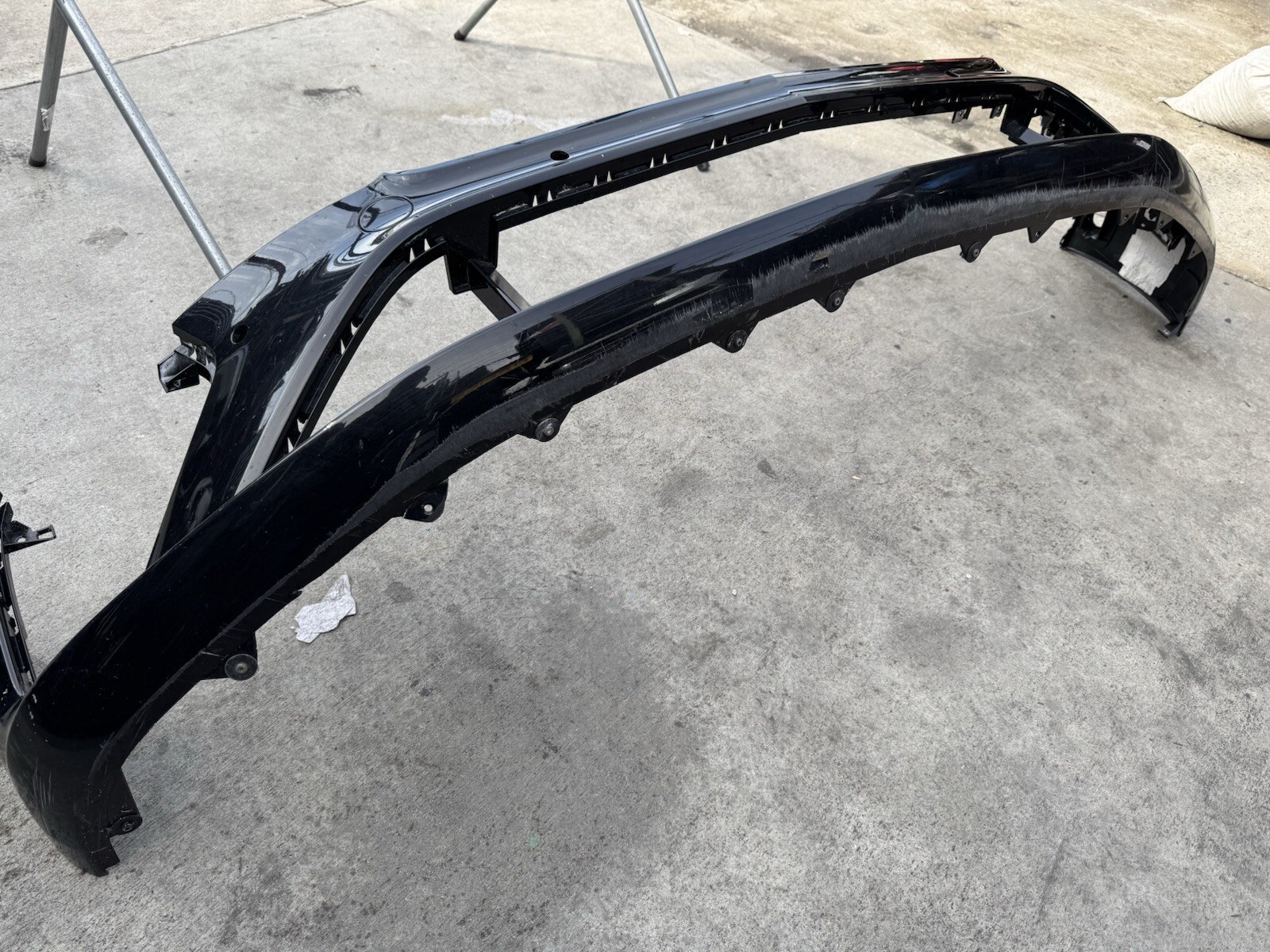 2020-2022 BENTLEY CONTINENTAL GT FRONT BUMPER W/GRILLE W/CAMERA OEM (NO SHIPPING