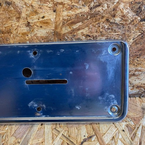 Mercedes-Benz W126 Front Bumper License Plate Holder Chrome - 第 4/7 張圖片
