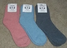 NWT 1 Pair Women's Fuzzy Fluffy Socks by Yacht & Smith New Last One Cheap