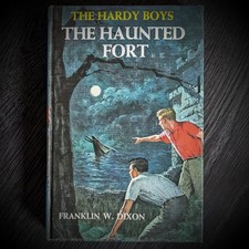 44 The Haunted Fort (1965): Vintage Hardy Boys Book