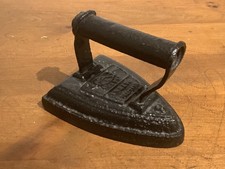 Antique Victorian Cast Iron Sad/Flat Iron by Salter, Silvester's Patent No 8