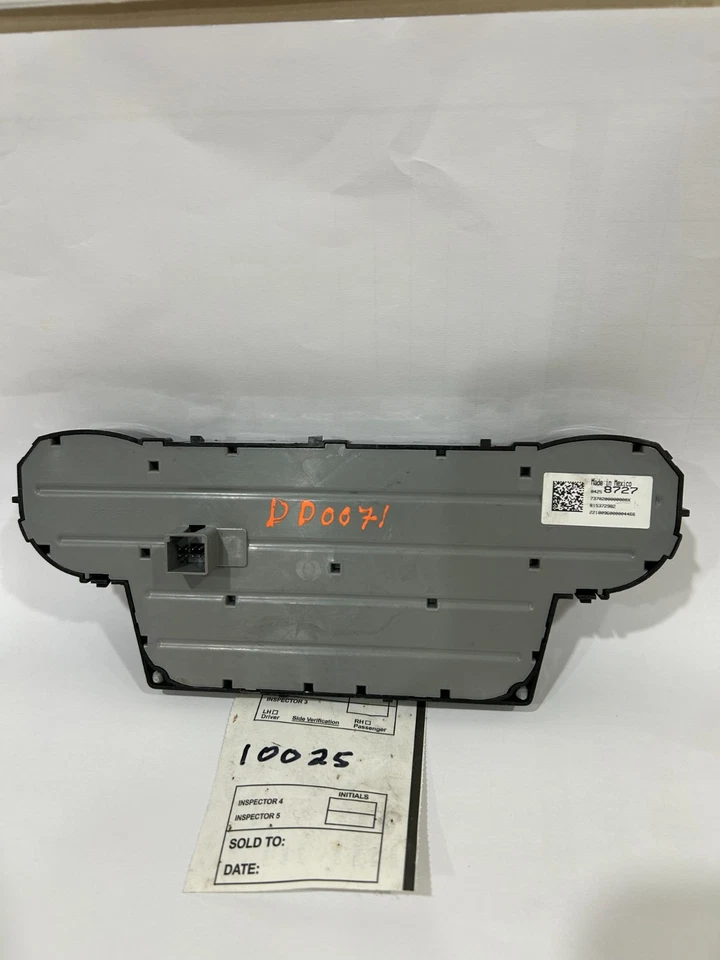 Control automático de aire acondicionado/calentador Chevrolet Suburban 1500 2017-2020 Foto 2 de 2