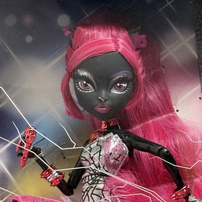   2013 Monster High     Friday 13th Debut     Catty Noir NIB Gen 1 Adult Owned