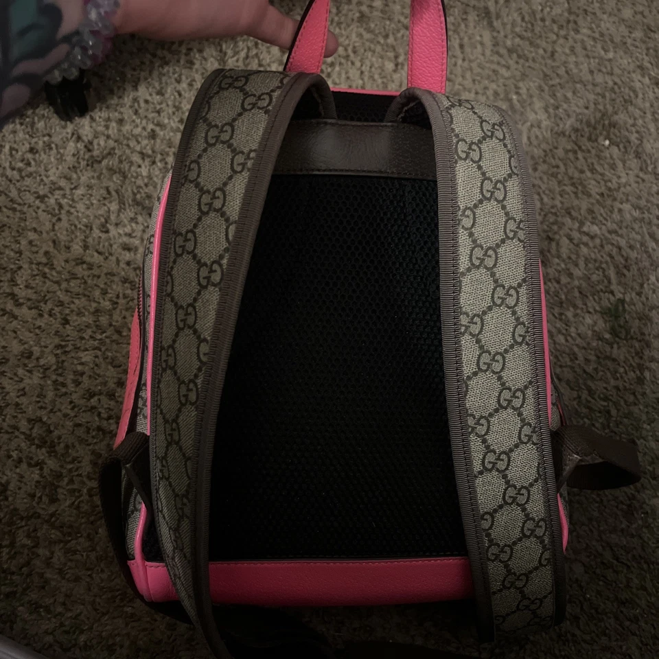 Mochila pequena Gucci GG Ophidia destaque de couro rosa quente  - Imagem 2 de 4