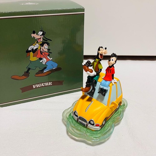 Disney Goofy Max Figure Holiday Is the Best Car Diorama Disney Store Japan
