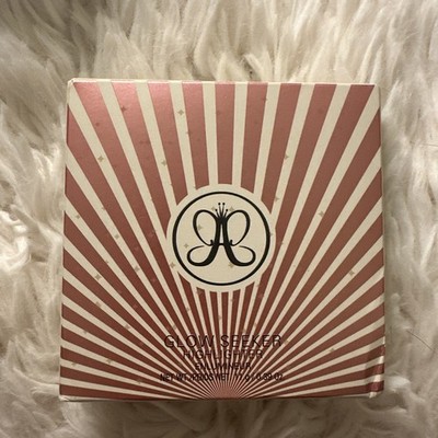 Anastasia glow seeker highlighter New in box in Sun Idol