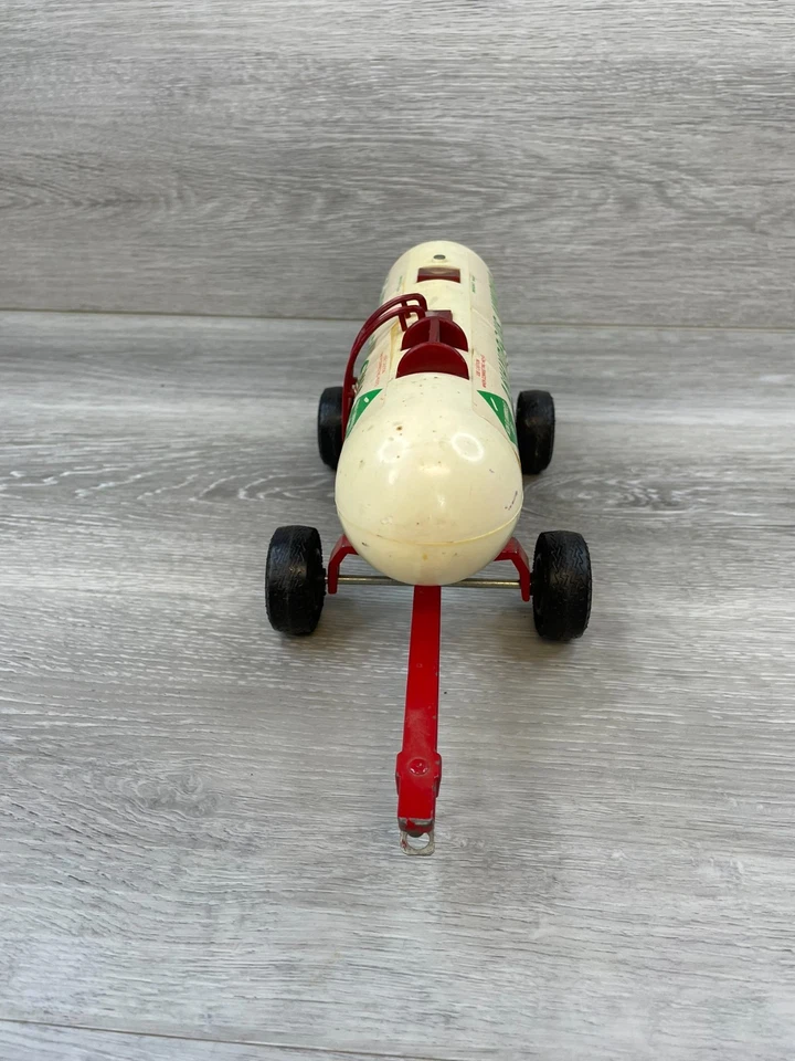 Vintage Ertl Anhydrous Ammonia Tank Diecast Trailer Farm 326-8311 1:16 Scale Toy - Image 2 of 4