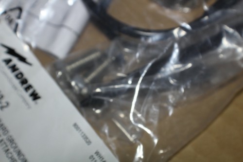 COMMSCOPE ANDREW 223158-2 1/4 " & 1/8" STD GROUNDING 2-HOLE FTY ATTACHED LUG-R - Picture 9 of 11