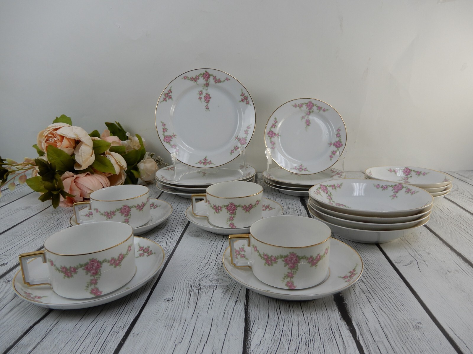 24 Pieces 6-Piece 4 Place Setting Heinrich H&Co Bavaria "Rosalinda" Pink Flowers