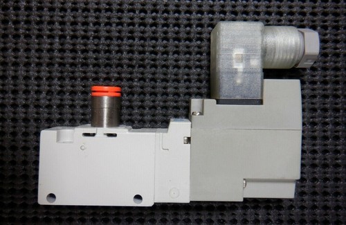SMC VQZ212-3Y1-N7T Valve Body Ported VQZ200 Valve SOL 3 Port DIN (AC) - Picture 3 of 6