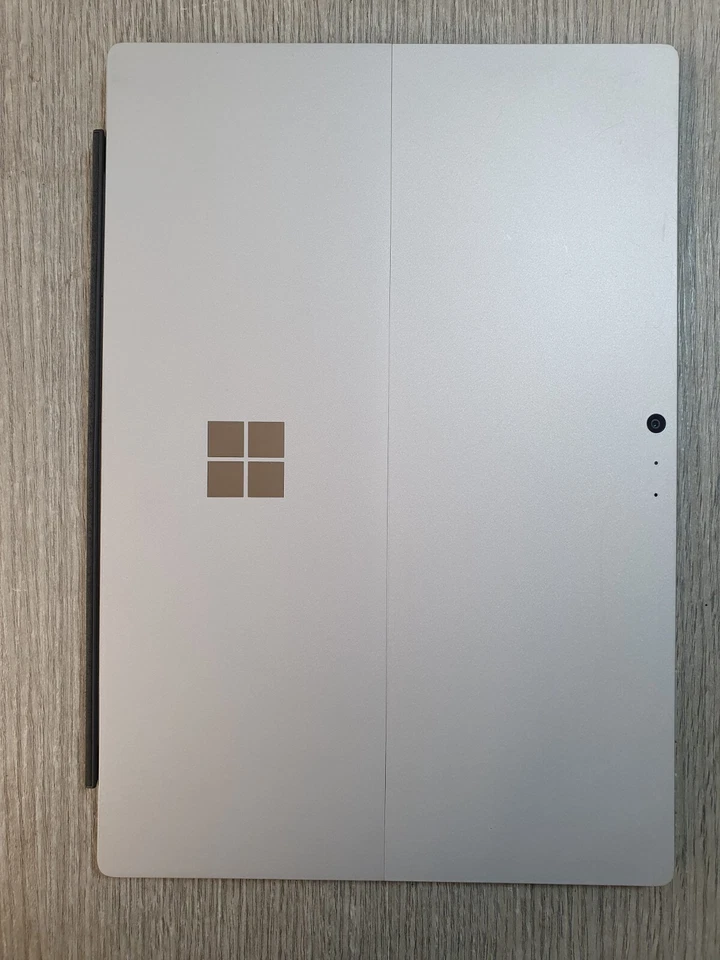 Microsoft Surface Pro (5th Gen) 12.3" M3-7Y30 4GB RAM 128GB NVMe Grade B EI0212 - Image 4 of 4