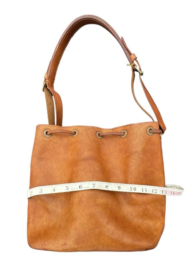 Bolso de Hombro LOUIS VUITTON Cuero Nómada Petit Noe Bolso Tostado EDICIÓN LIMITADA. De colección Foto 3 de 4